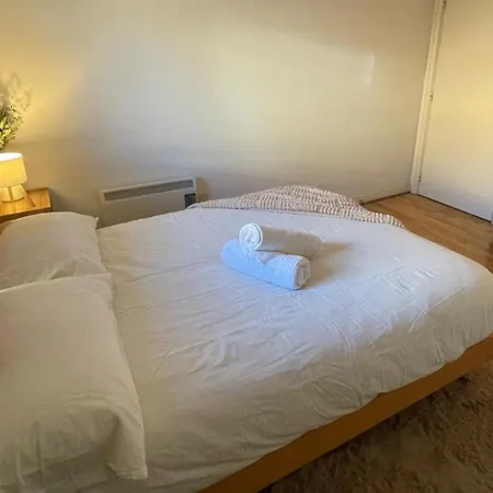 דירה City- Modern Apart-sleeps 2 *